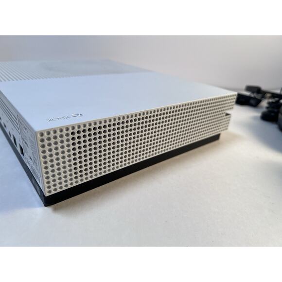 Microsoft Xbox One S 500GB 1681 - White + 4 Games & More - Tested - Picture 10 of 12